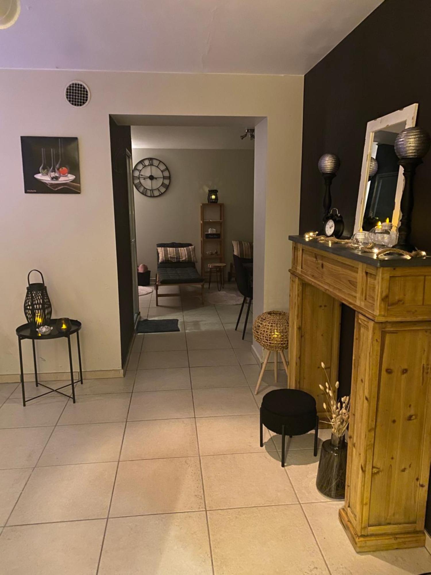 Le petit studio de l'espace bien être Libin Exterior foto